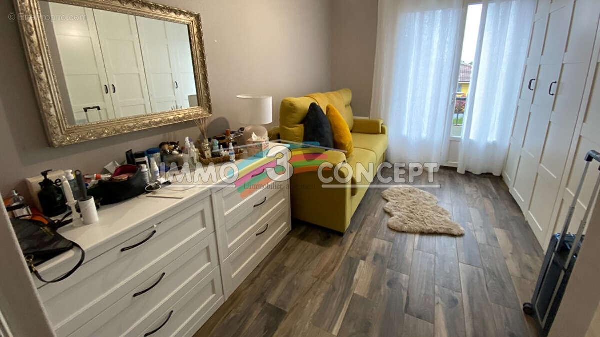 Appartement à VILLE-LA-GRAND