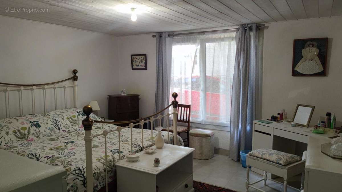 12. bedroom 1 - Maison à CLUSSAIS-LA-POMMERAIE