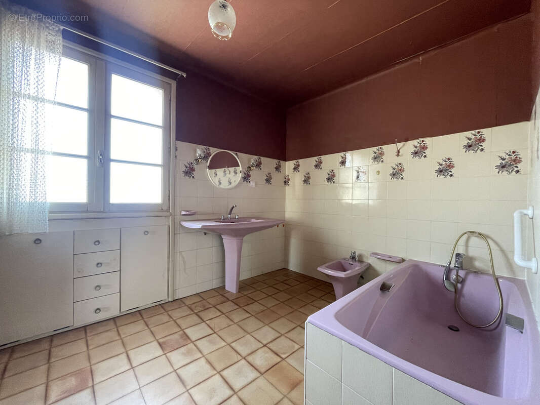 Maison à SAINT-BAUZILLE-DE-LA-SYLVE