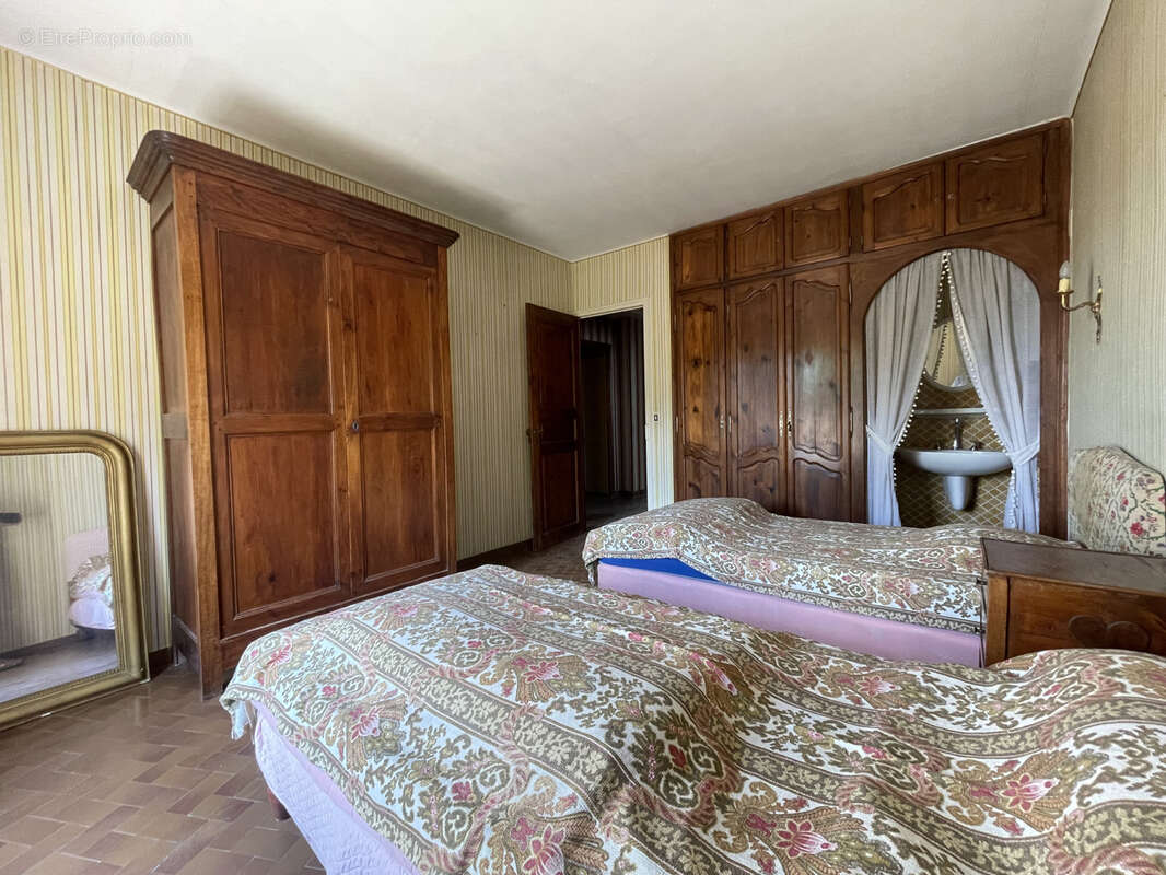 Maison à SAINT-BAUZILLE-DE-LA-SYLVE