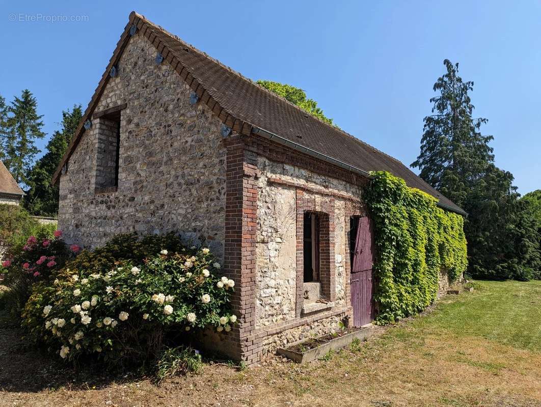 Maison à FONTAINE-SOUS-JOUY