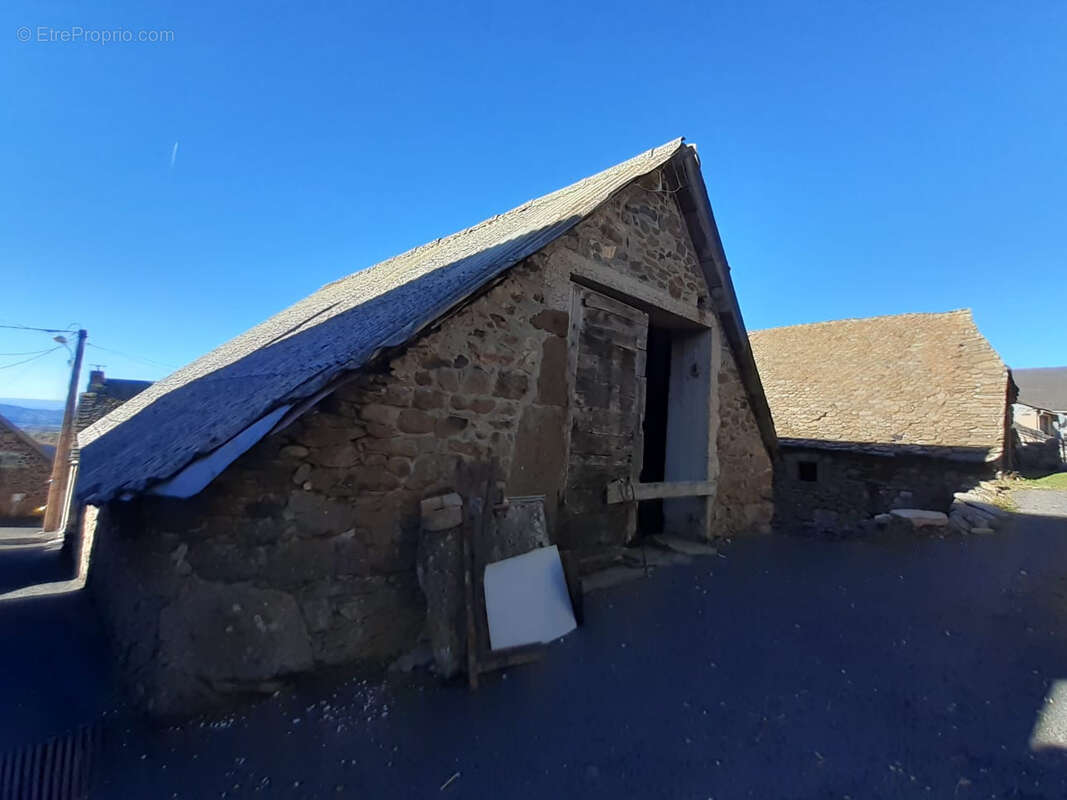 Maison à SAINT-GENIEZ-D&#039;OLT