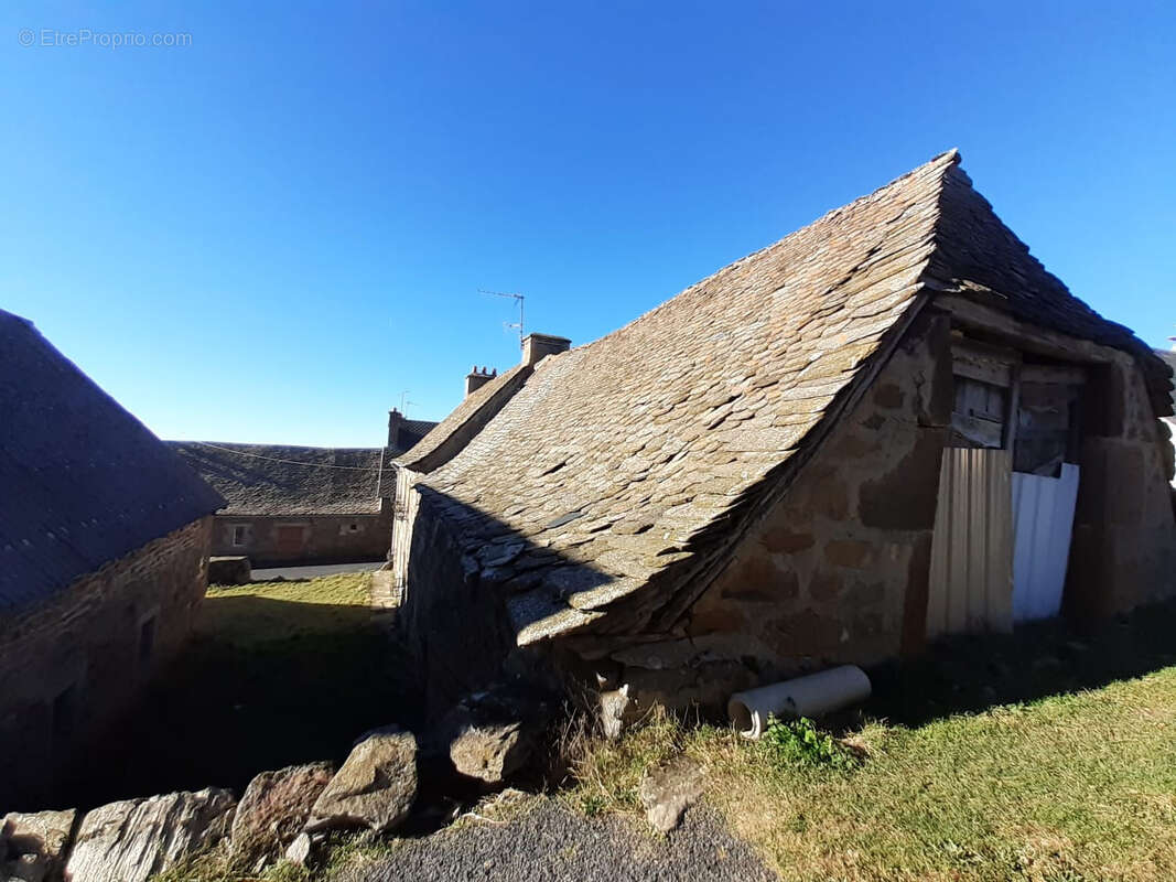 Maison à SAINT-GENIEZ-D&#039;OLT