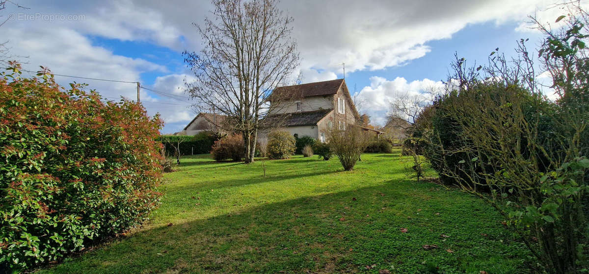 Maison à VICQ-SUR-GARTEMPE