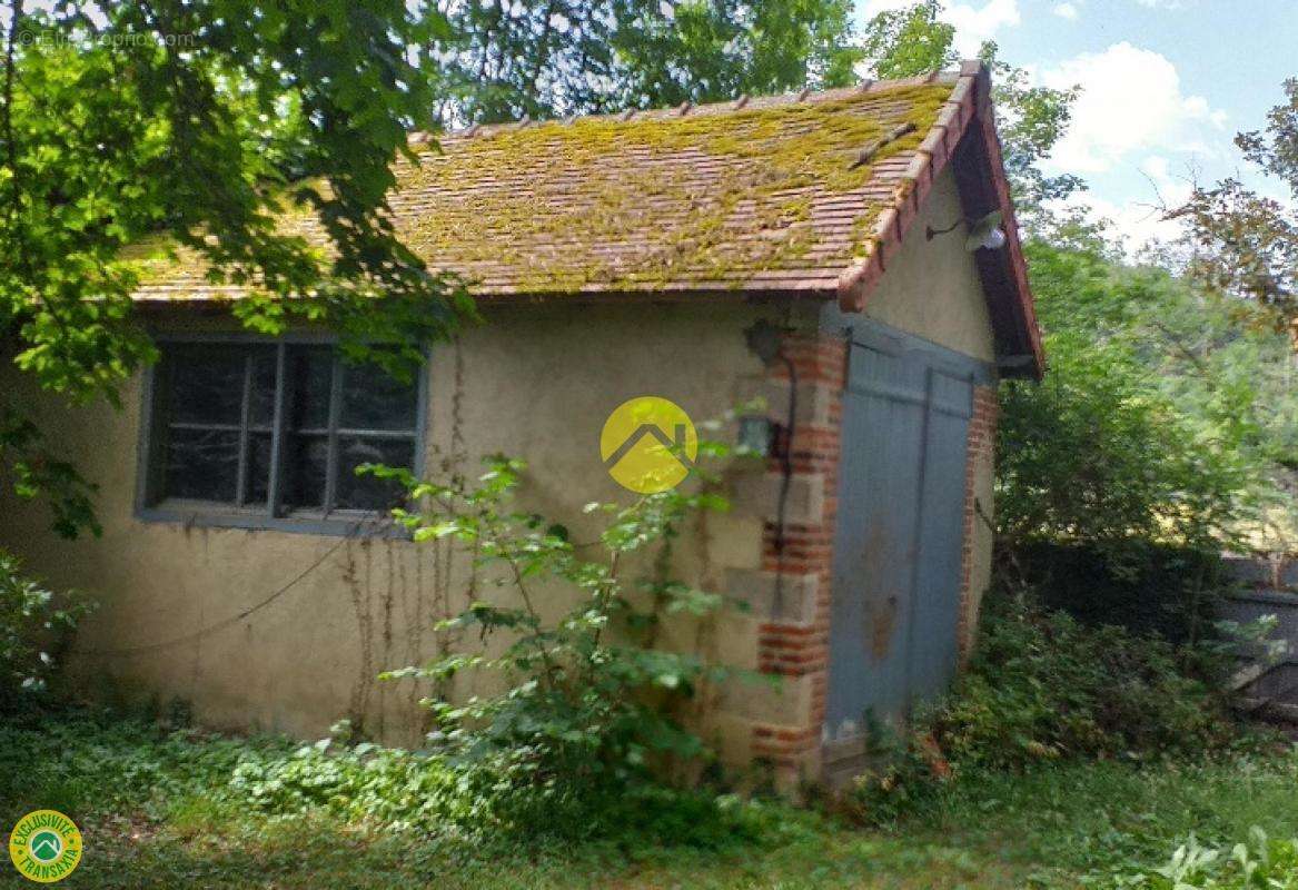 Maison à CHAMBON-SUR-VOUEIZE
