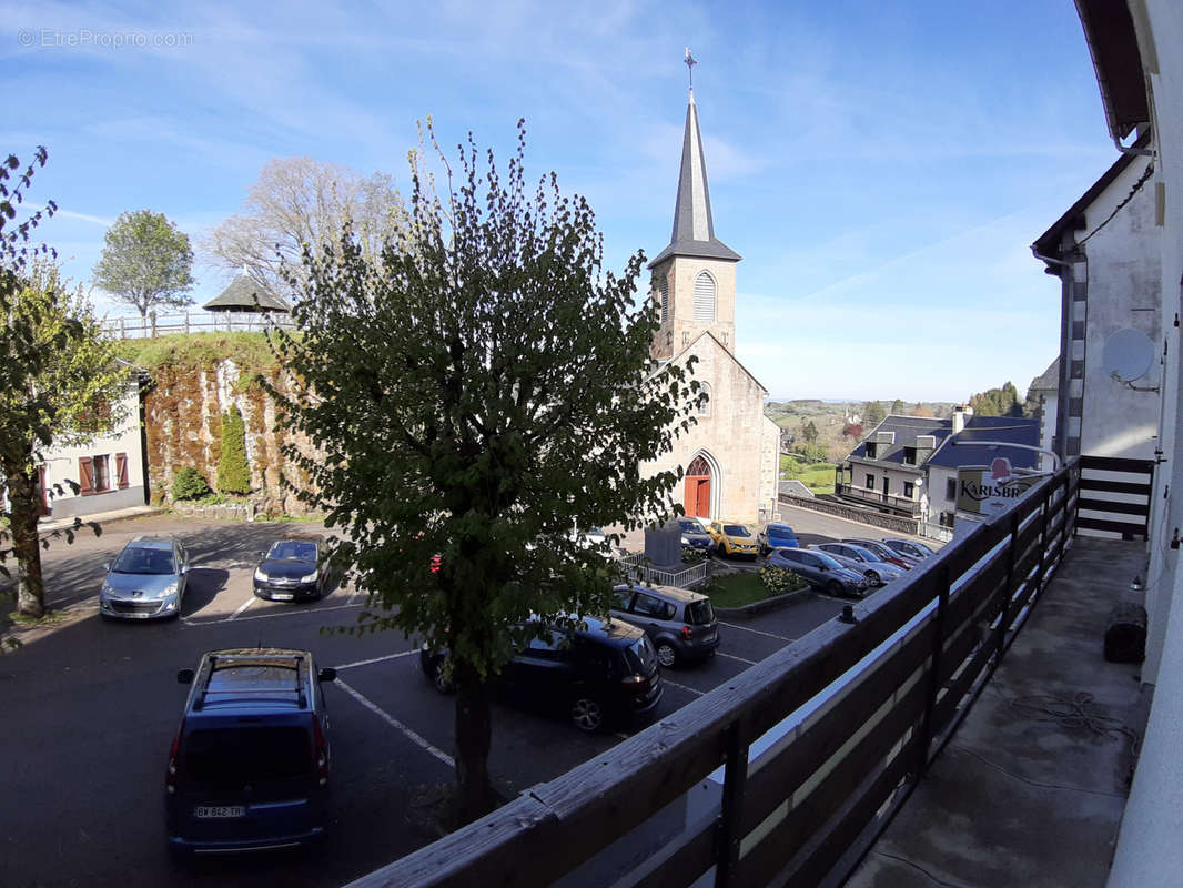 Appartement à LA TOUR-D&#039;AUVERGNE