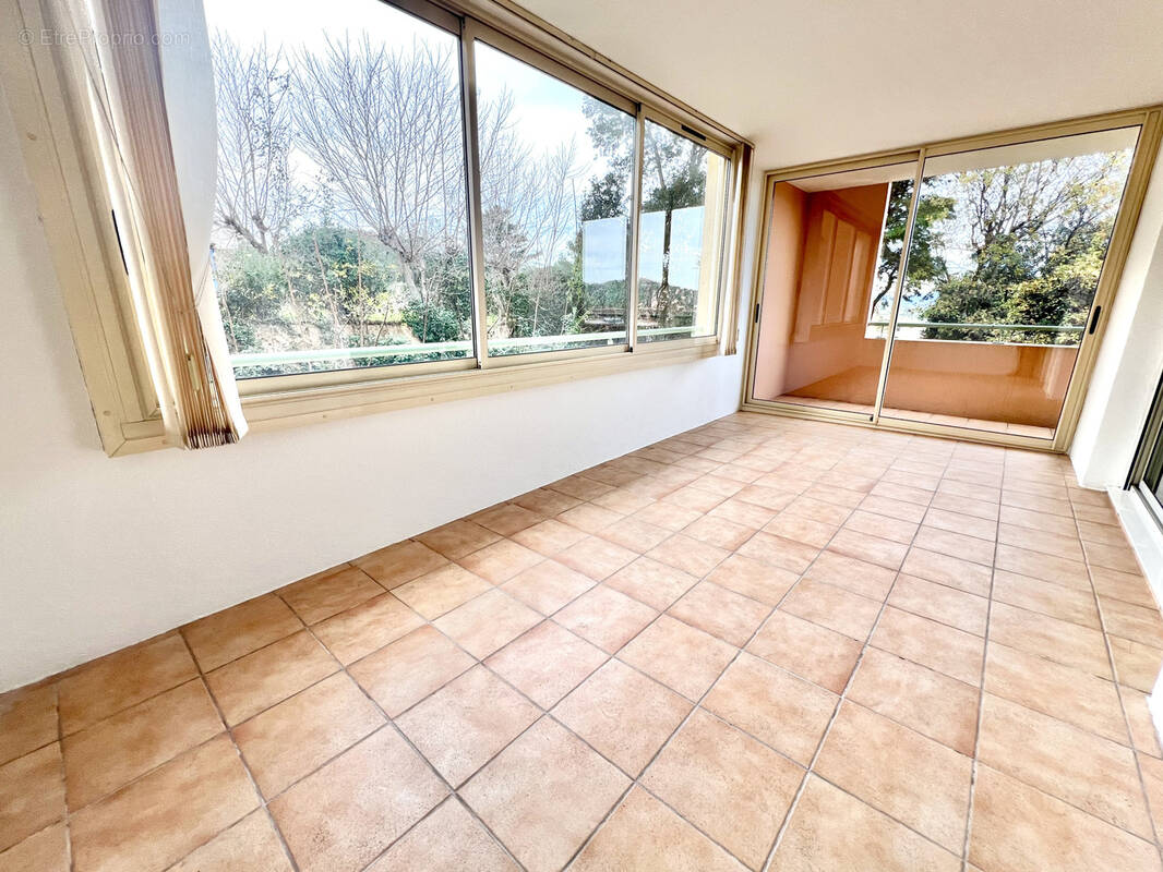 Appartement à LA CROIX-VALMER