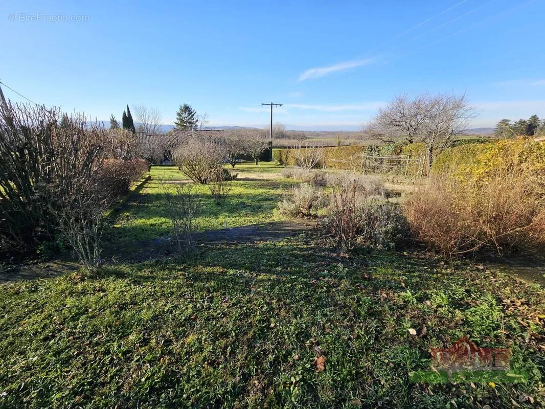 Terrain à SERPAIZE