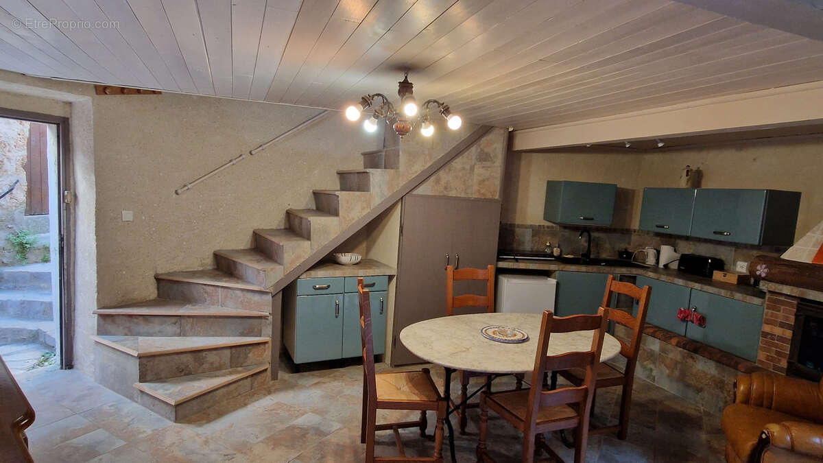 Maison à SAINT-GUILHEM-LE-DESERT