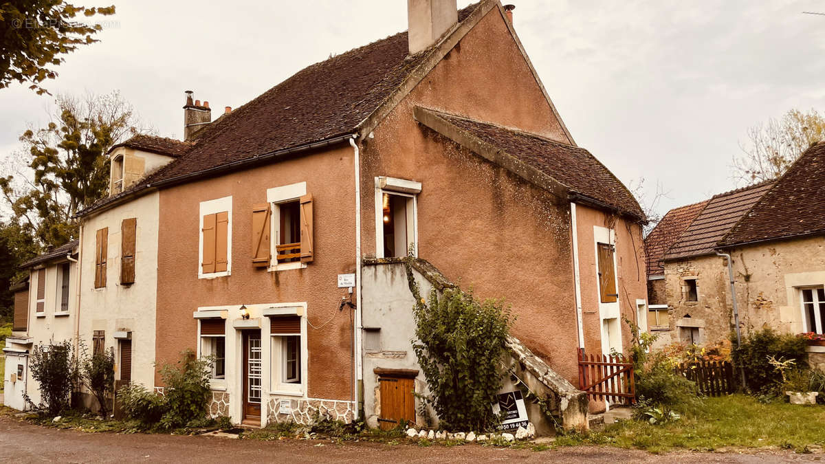 Maison à VILLIERS-SUR-YONNE