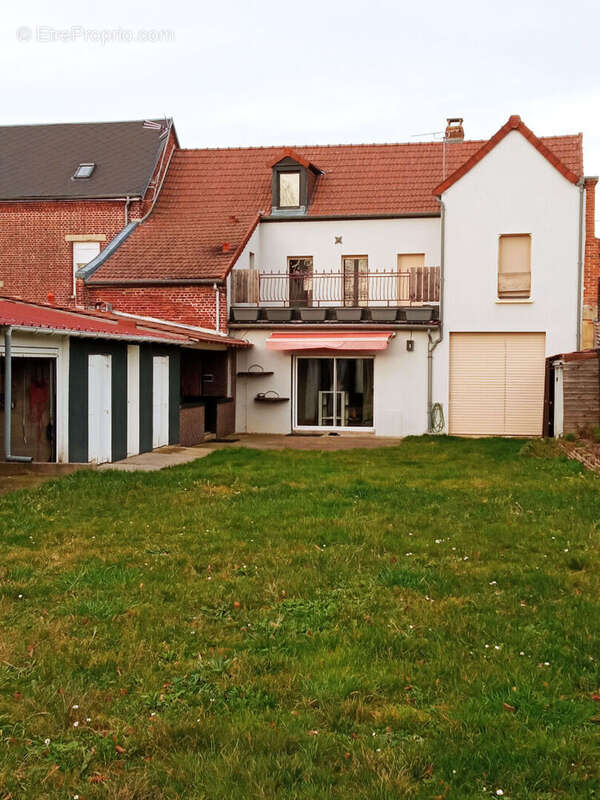 Maison à VILLERS-BRETONNEUX