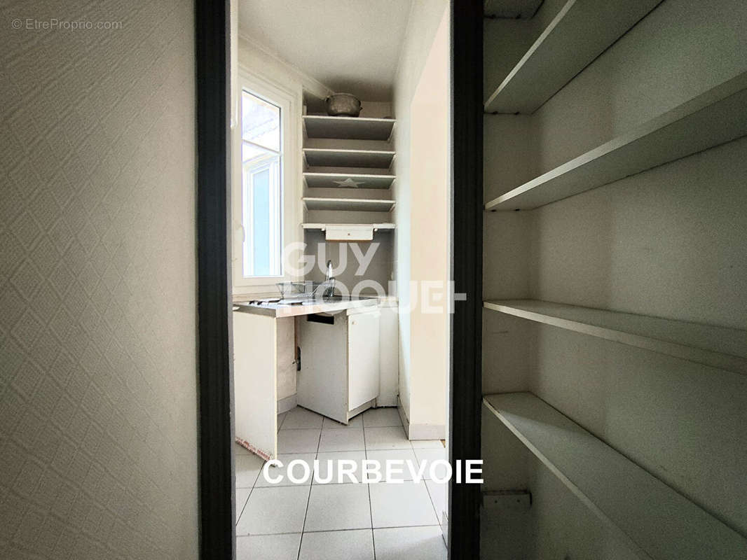Appartement à COURBEVOIE