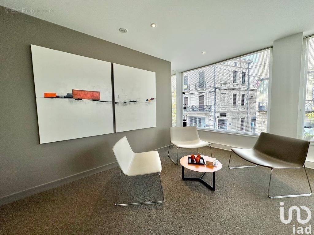 Photo 1 - Commerce à AGEN