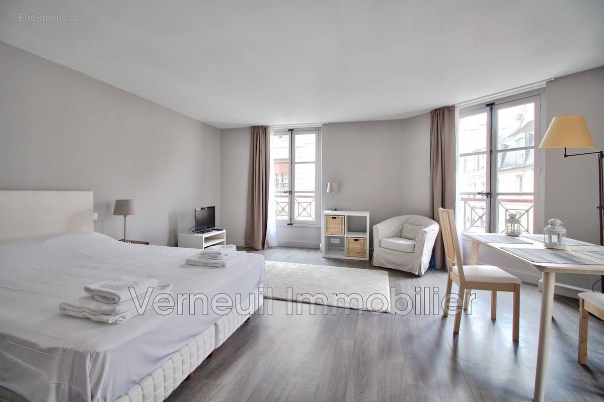 Appartement 1 pièce(s) 33 m²à vendre Paris-7e-arrondissement