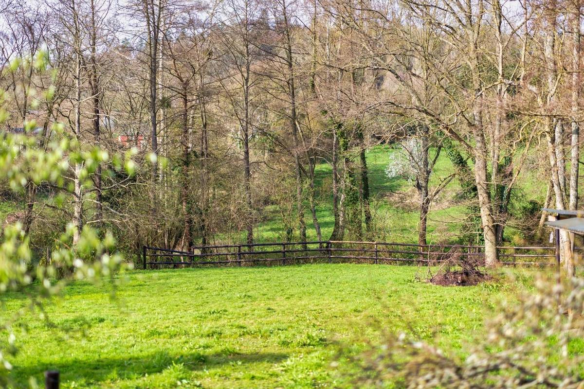 Terrain à PONT-L&#039;EVEQUE