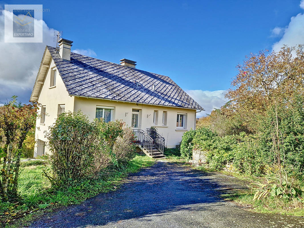 Maison à COMPS-LA-GRAND-VILLE