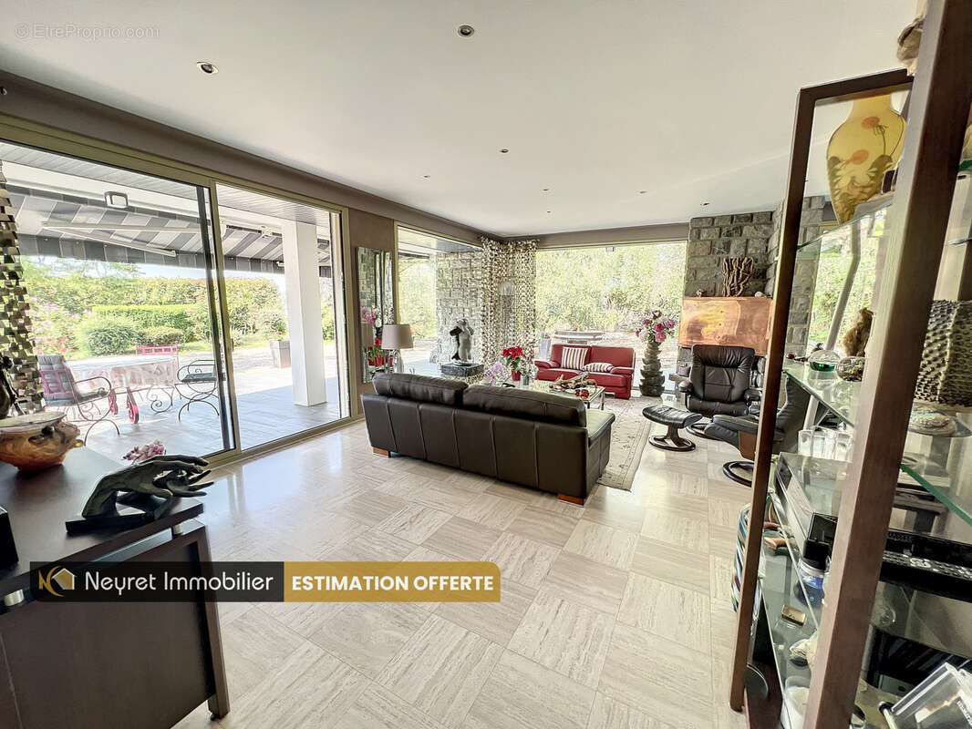 Maison à SAINT-MARTIN-LA-PLAINE