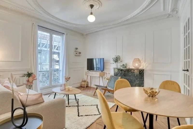 Appartement 2 pièce(s) 53 m²à vendre Paris-10e-arrondissement