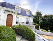 Maison à CHENNEVIERES-SUR-MARNE