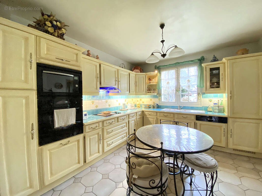 Maison à CHENNEVIERES-SUR-MARNE