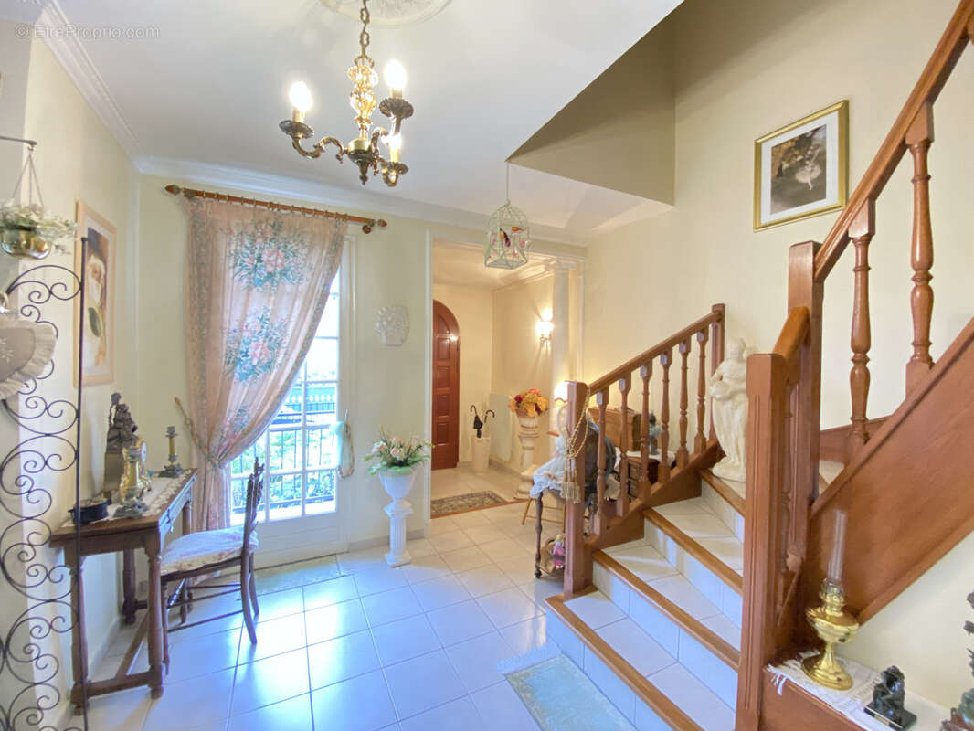 Maison à CHENNEVIERES-SUR-MARNE