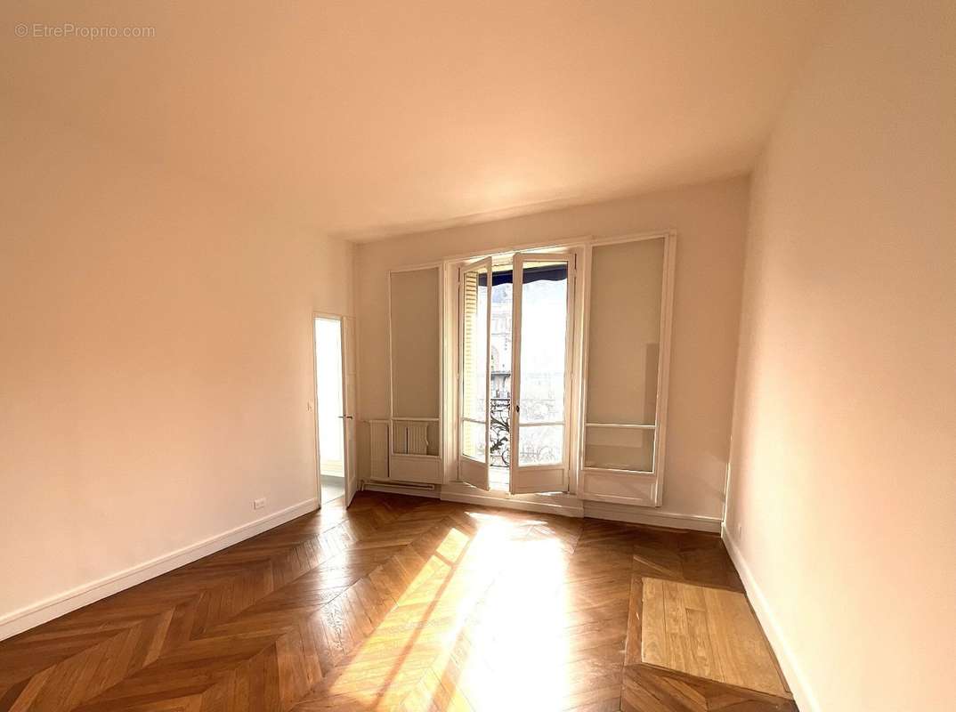 Appartement à PARIS-12E