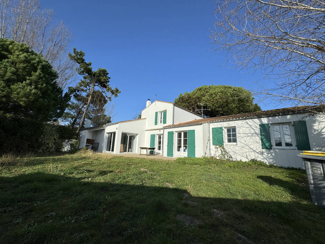 Maison à LES PORTES-EN-RE