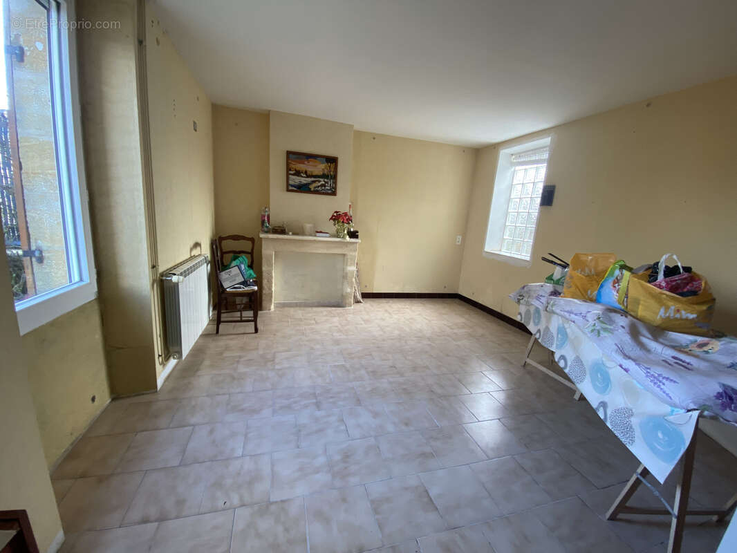 Maison à LES SALLES-DE-CASTILLON