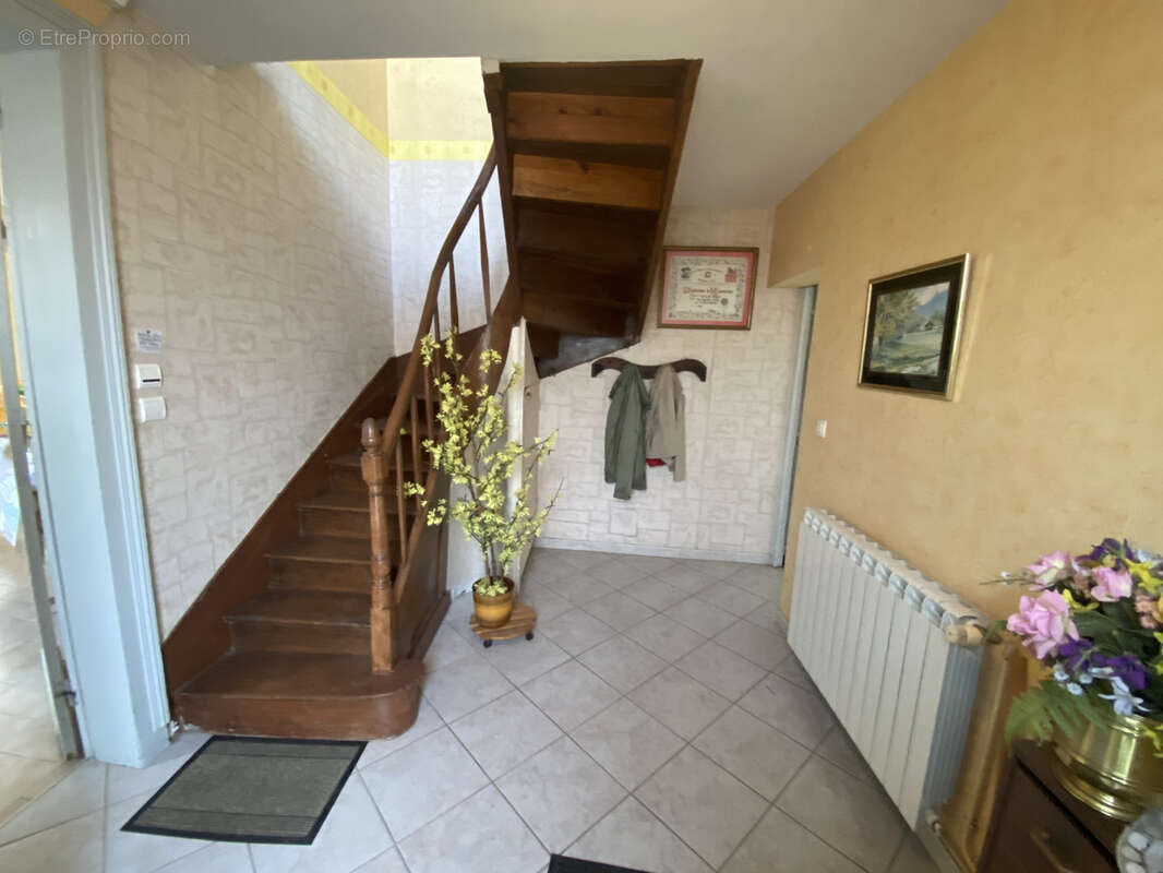 Maison à LES SALLES-DE-CASTILLON