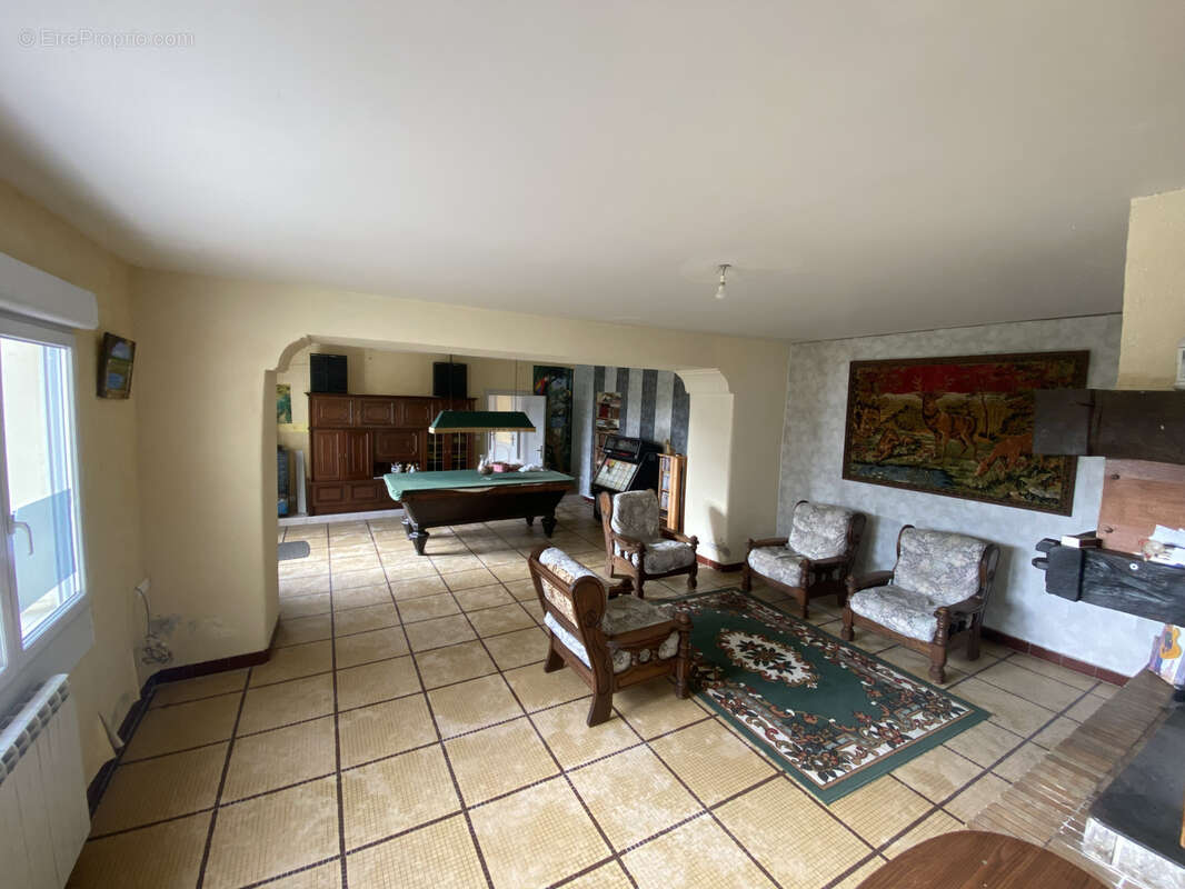 Maison à LES SALLES-DE-CASTILLON