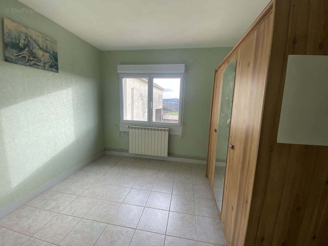 Maison à LES SALLES-DE-CASTILLON