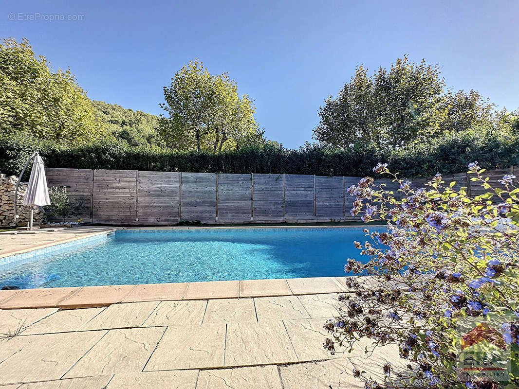 Appartement à CARNOUX-EN-PROVENCE