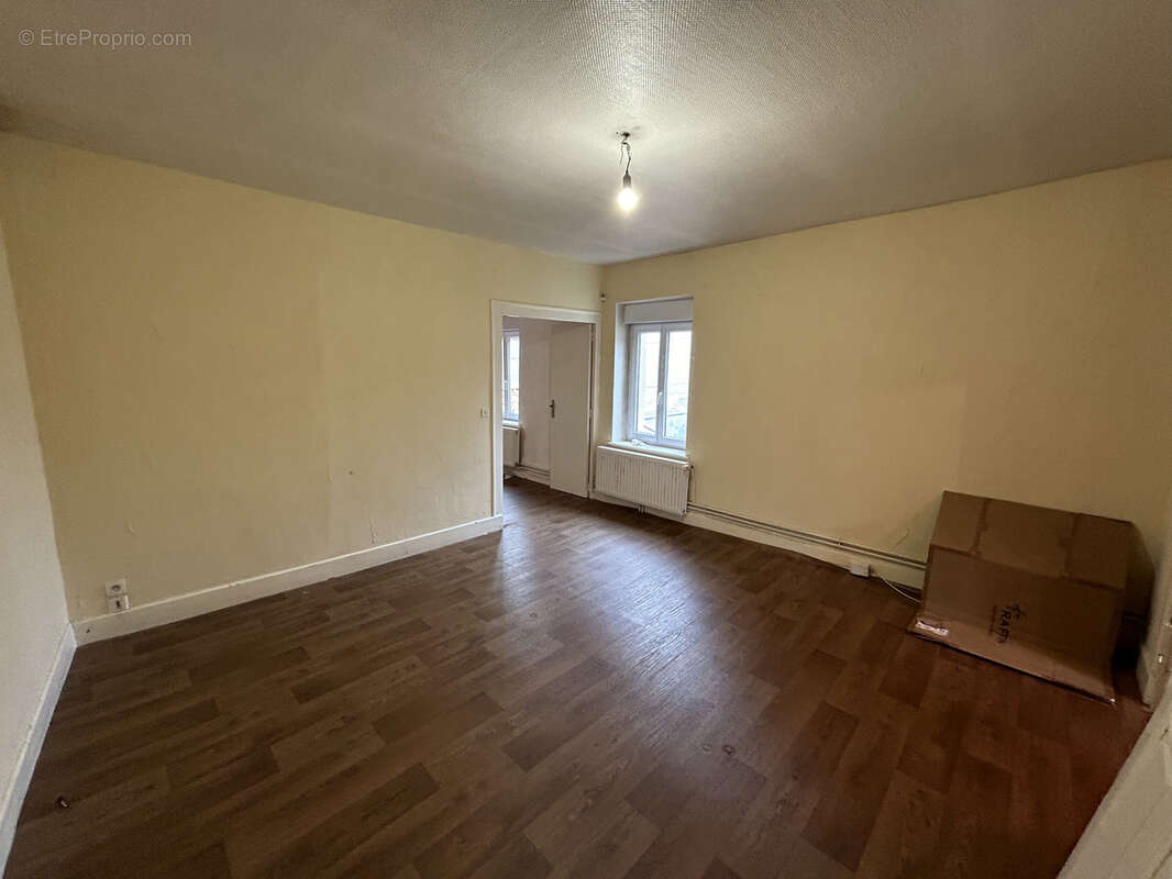 Maison à VAUX-EN-BEAUJOLAIS