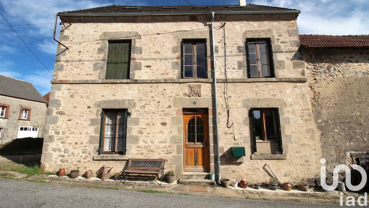 Photo 1 - Maison à SAINT-PIERRE-DE-FURSAC