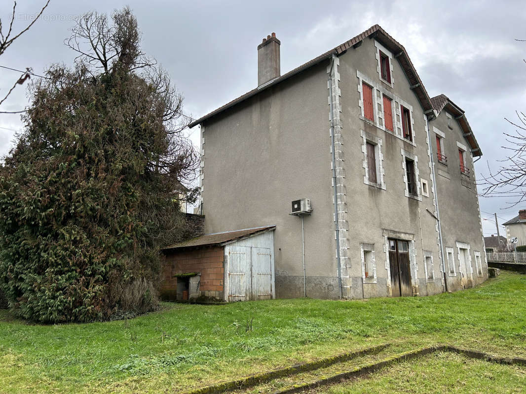 Maison à THIVIERS