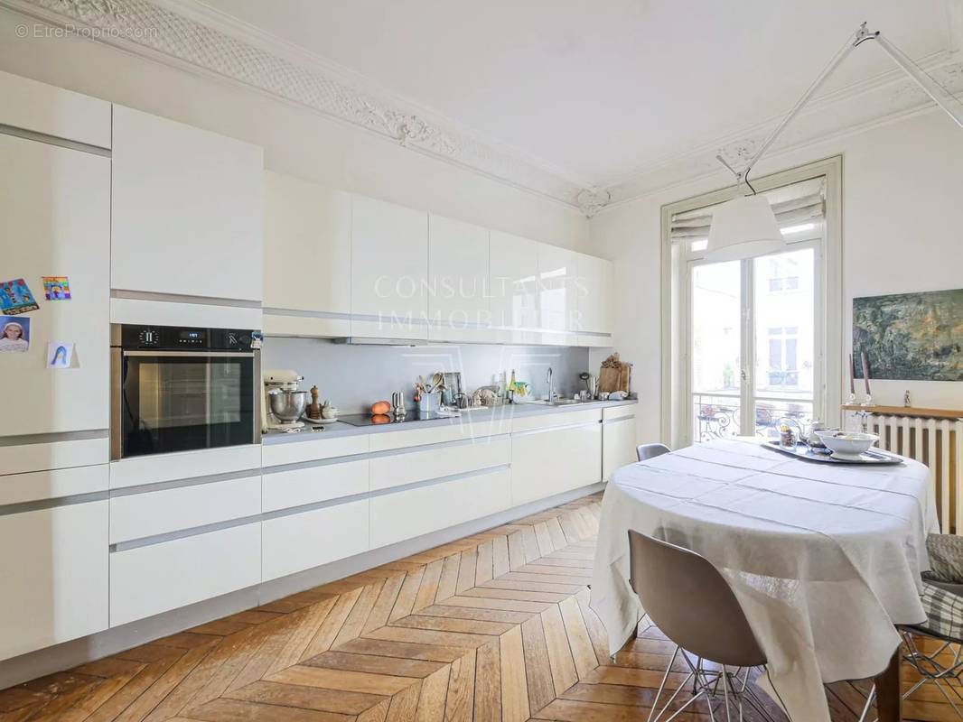 Appartement a louer paris-9e-arrondissement - 6 pièce(s) - 123 m2 - Surfyn