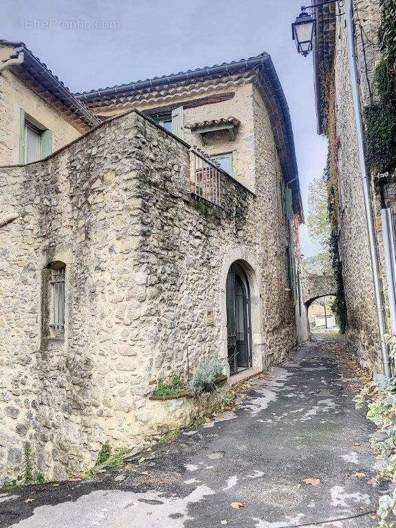 Maison à MARUEJOLS-LES-GARDON