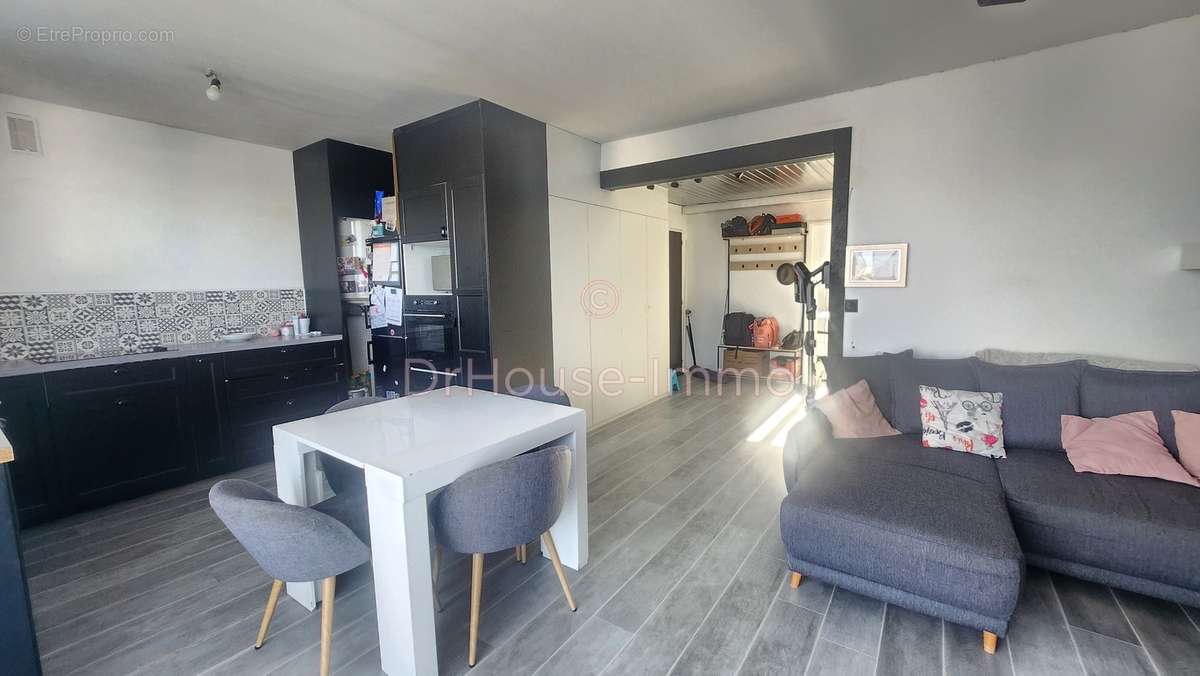 Appartement à NOZAY