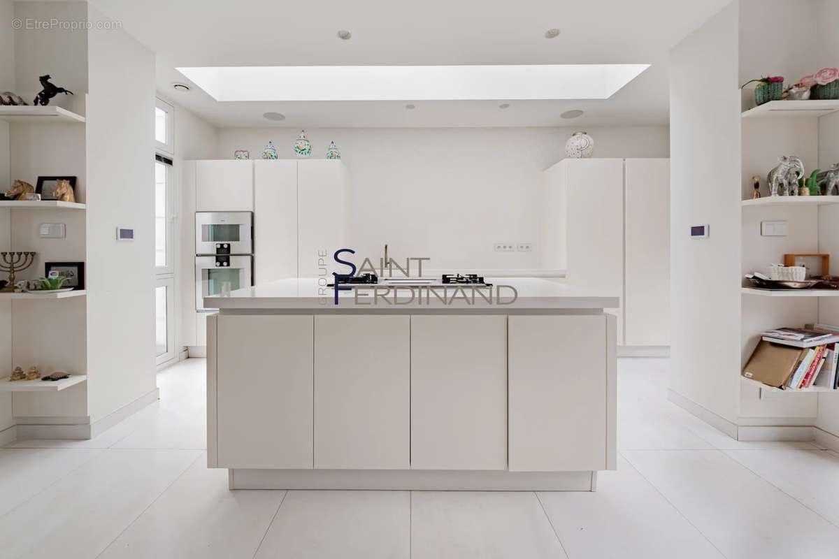 Maison a vendre  - 7 pièce(s) - 247 m2 - Surfyn