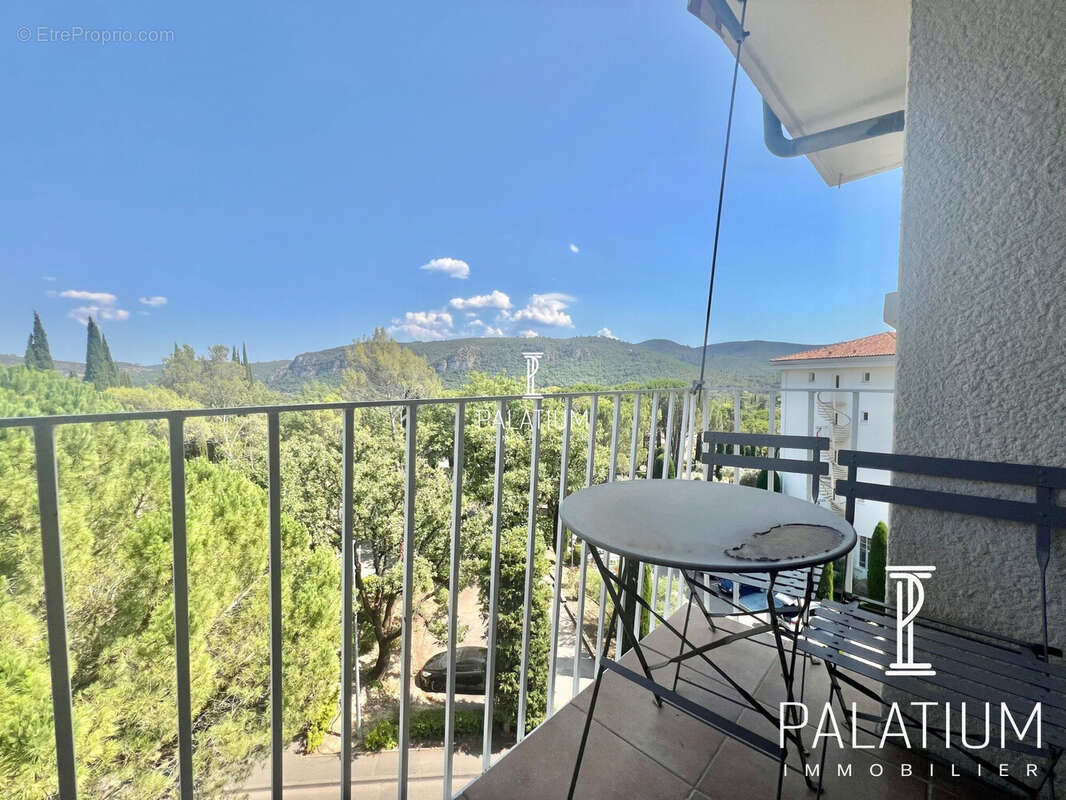 Appartement à GREOUX-LES-BAINS