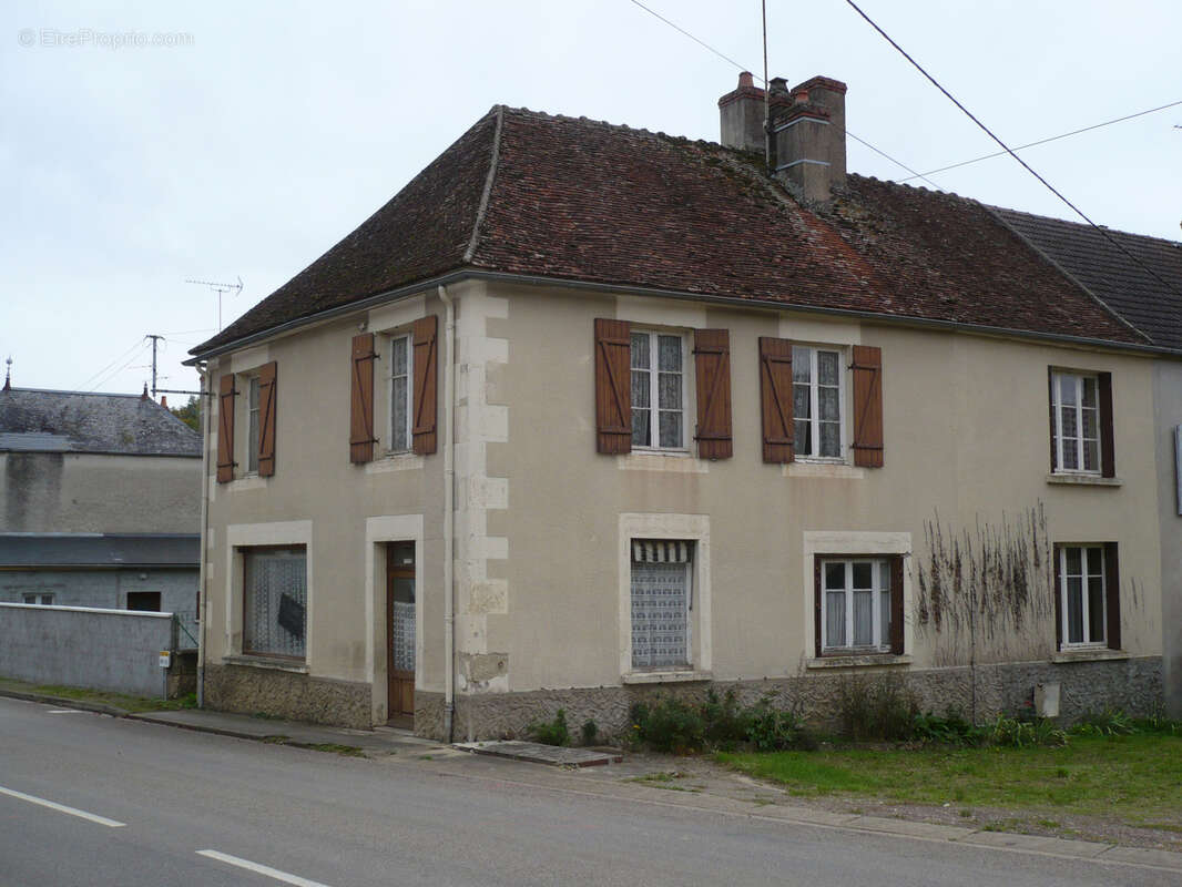 Maison à BRINON-SUR-BEUVRON
