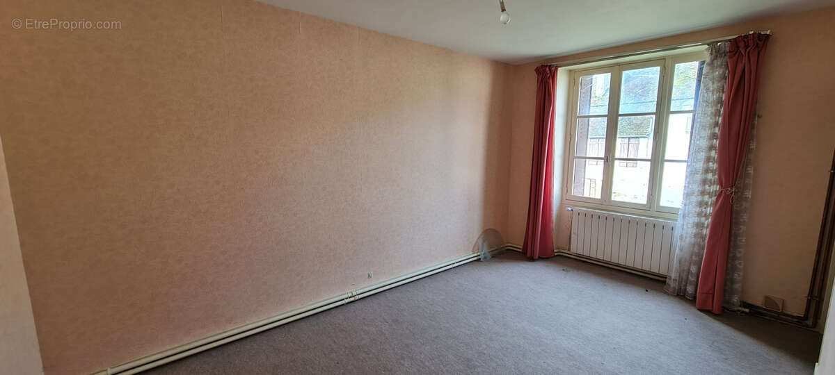 Maison à BRINON-SUR-BEUVRON