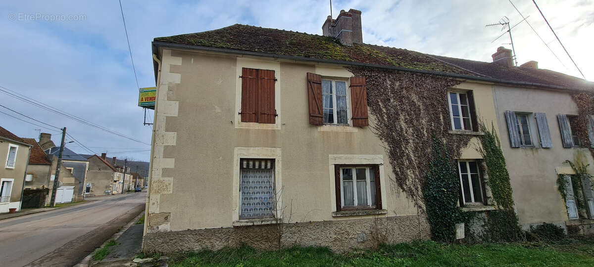 Maison à BRINON-SUR-BEUVRON