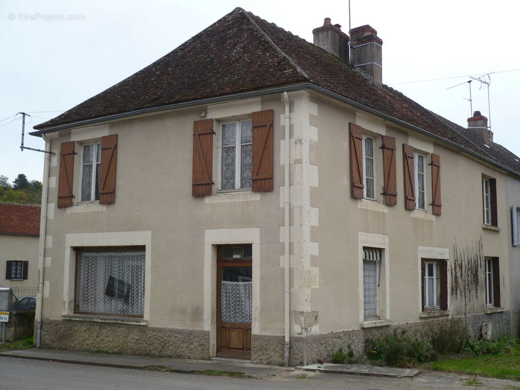Maison à BRINON-SUR-BEUVRON