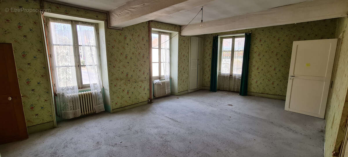 Maison à BRINON-SUR-BEUVRON