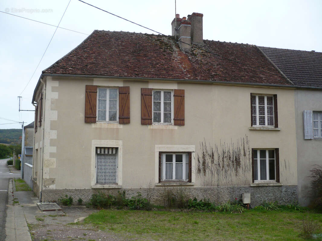 Maison à BRINON-SUR-BEUVRON