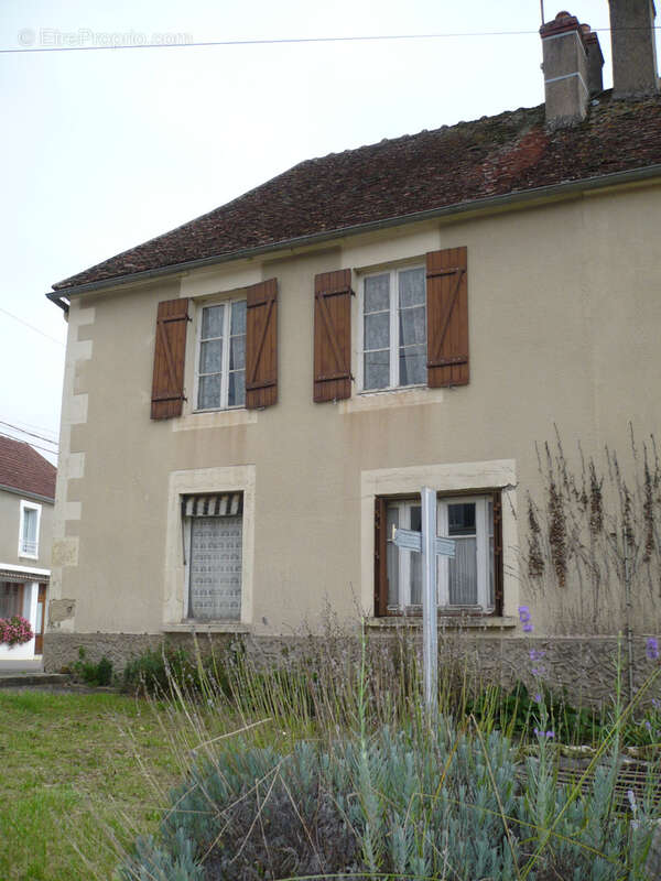 Maison à BRINON-SUR-BEUVRON
