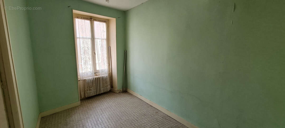 Maison à BRINON-SUR-BEUVRON