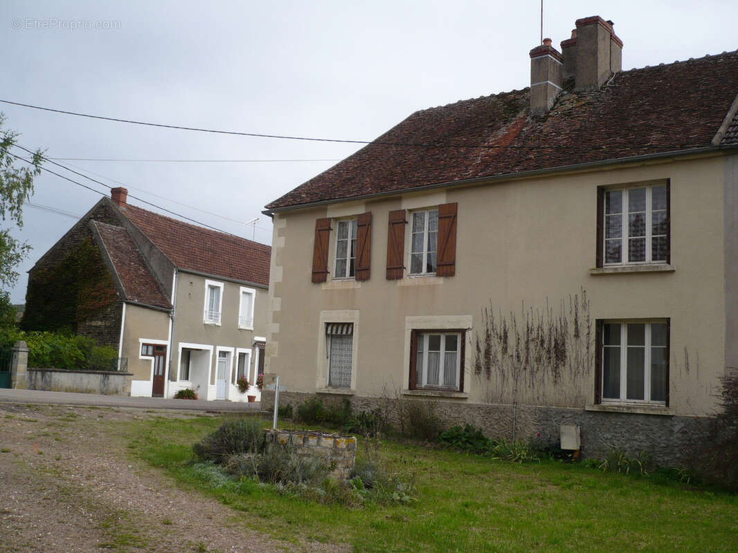 Maison à BRINON-SUR-BEUVRON