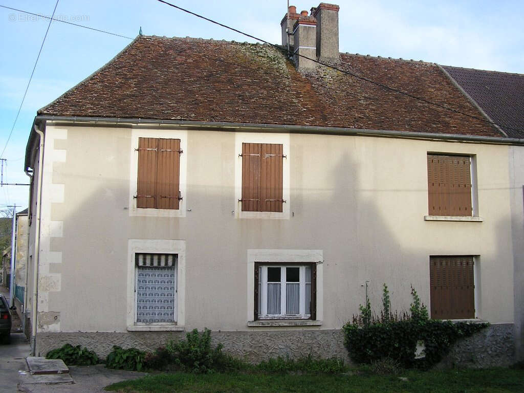 Maison à BRINON-SUR-BEUVRON